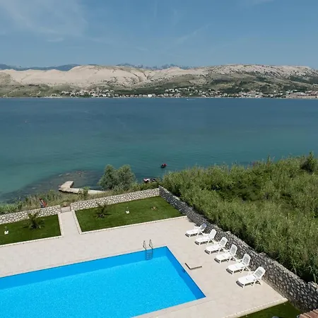 Διαμέρισμα Pool Ena