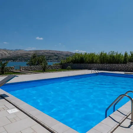 Apartment Pool Ena