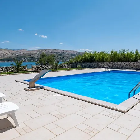 Appartement Pool And Ena - Perfect Family Escape