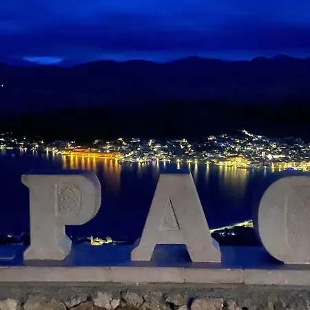 Pool And Beachfront Ena - Perfect Family Escape Apartment Pag Town